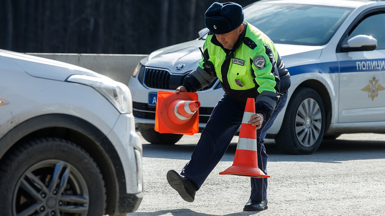На Сахалине в  результате столкновения автобуса и фуры пострадали 16 человек