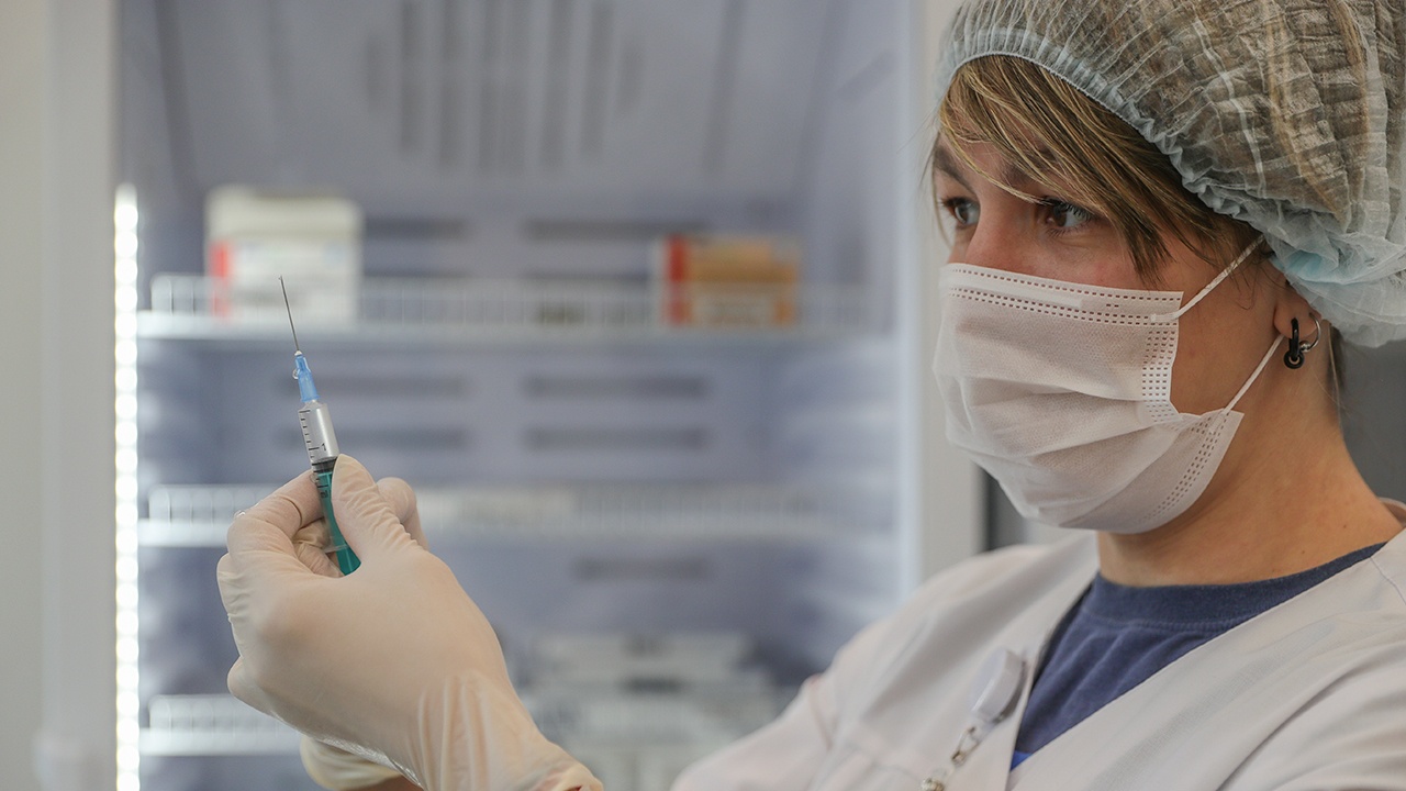 В России первому пациенту ввели вакцину от рака кишечника