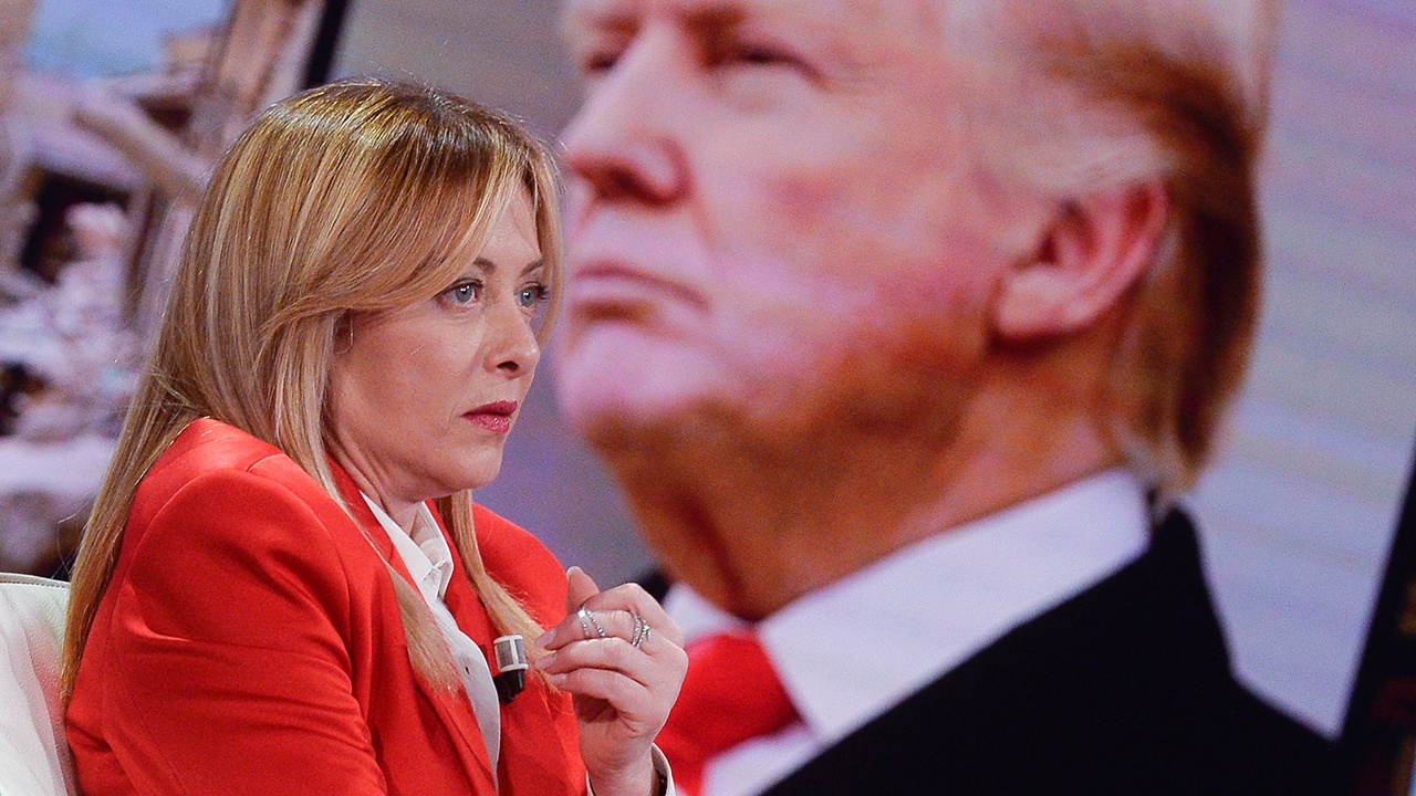 Мелони выступила в защиту папы римского после критики Трампа