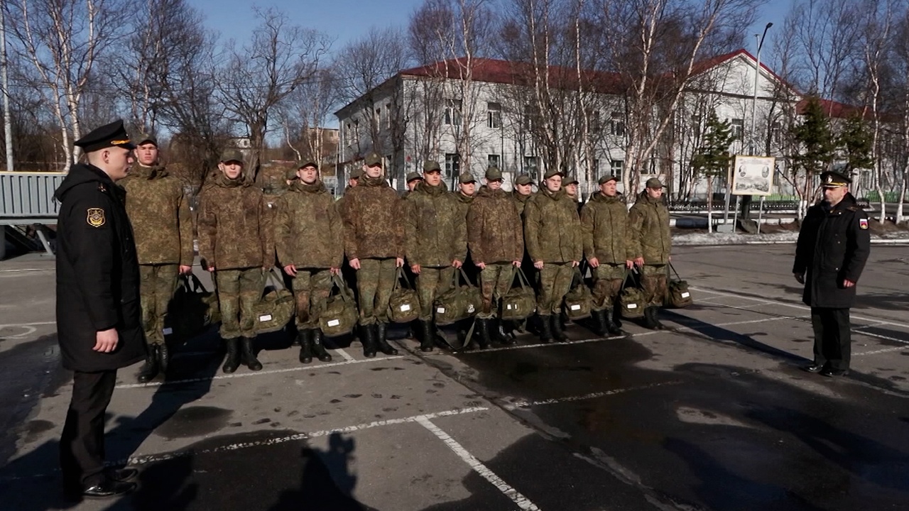 Первая команда призывников прибыла на Северный флот в Североморск