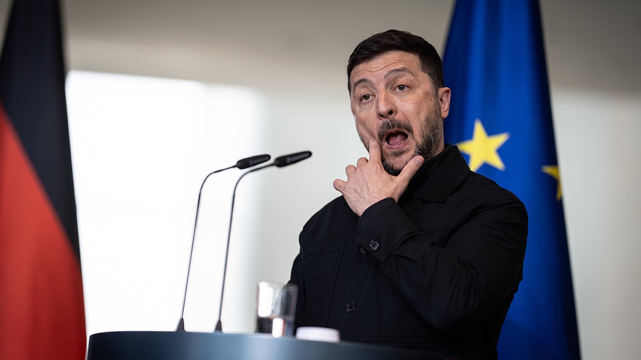  BZ: Зеленский потребовал от Мерца немедленно дать деньги Украине