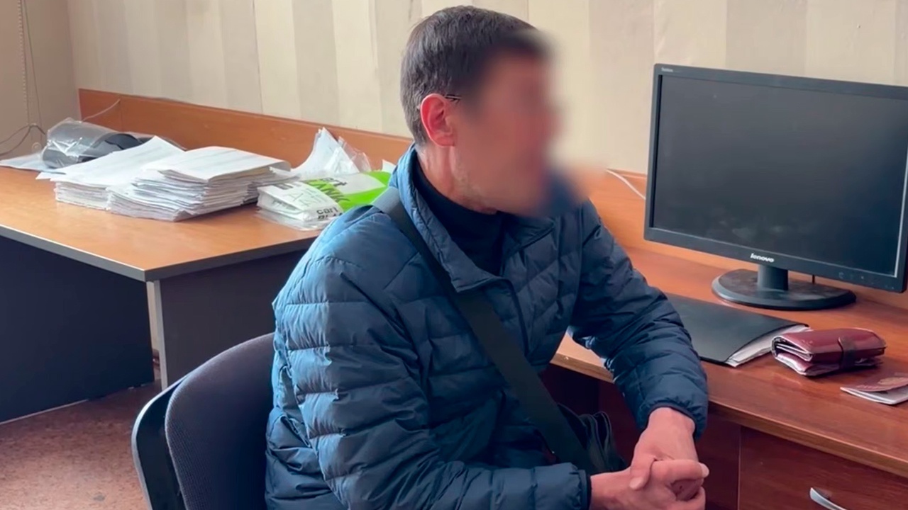 Избивший ребенка ложкой для обуви за шум задержан в Ачинске