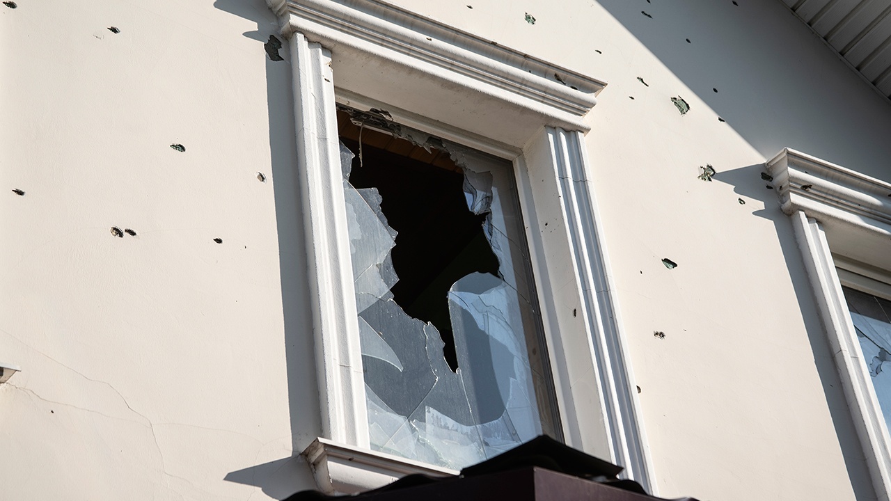 В Туапсе после атаки БПЛА повреждены 60 домов и три соцобъекта