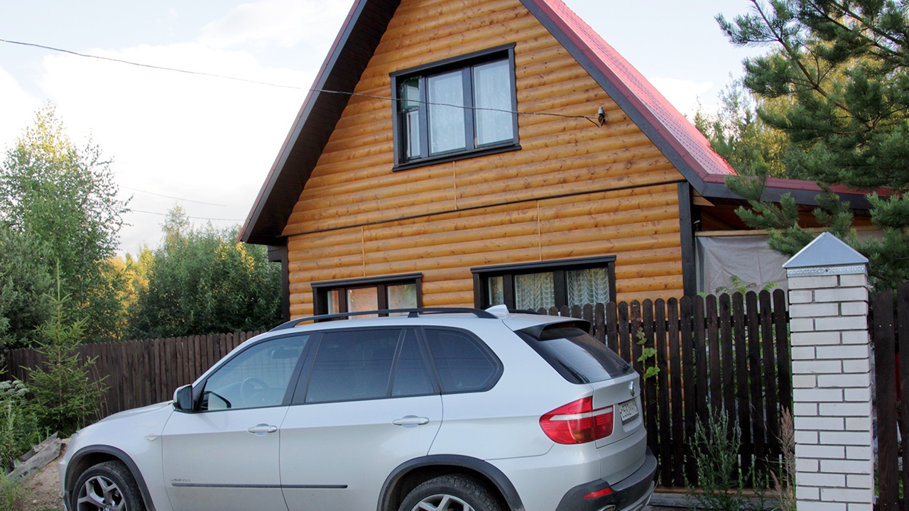 Автовладельцев предупредили о штрафах за мытье машины на даче