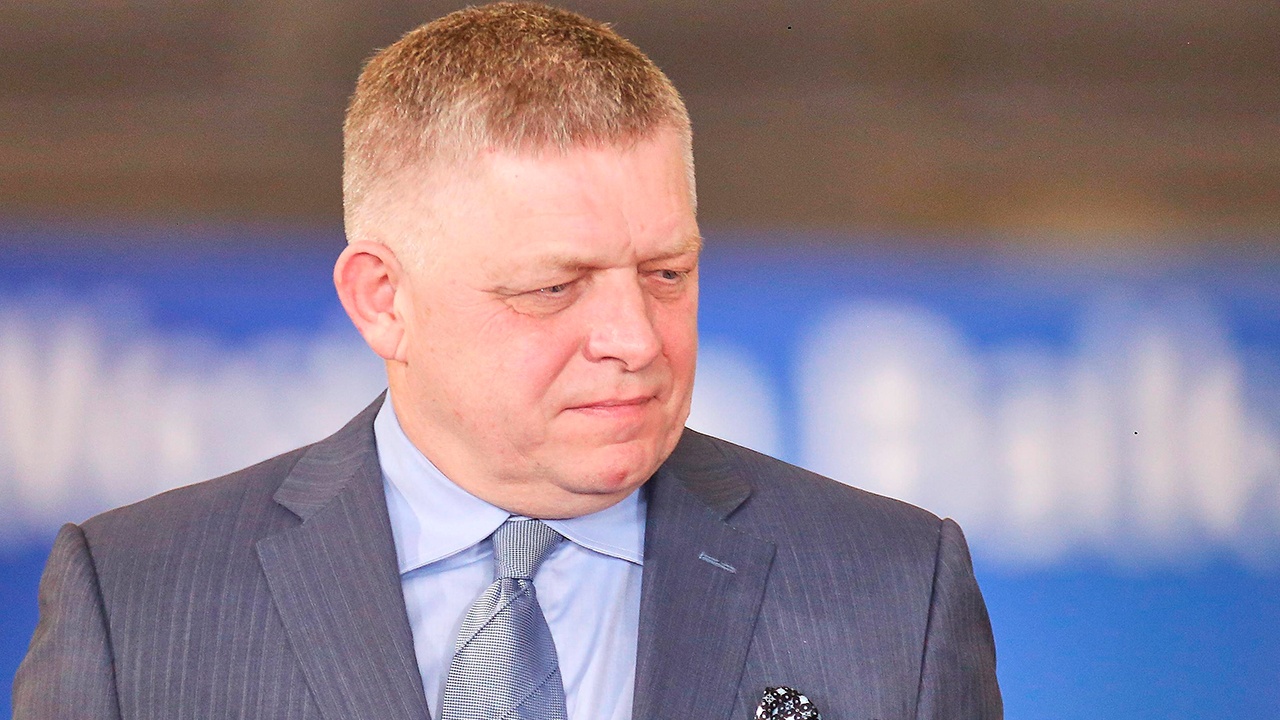 Еще одна страна не пустит самолет Фицо на пути в Москву