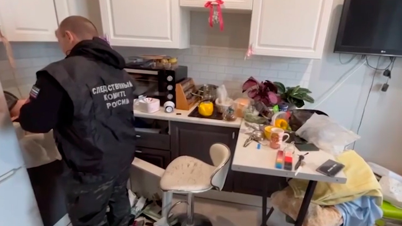 В запертой квартире в подмосковных Мытищах обнаружены тела супругов