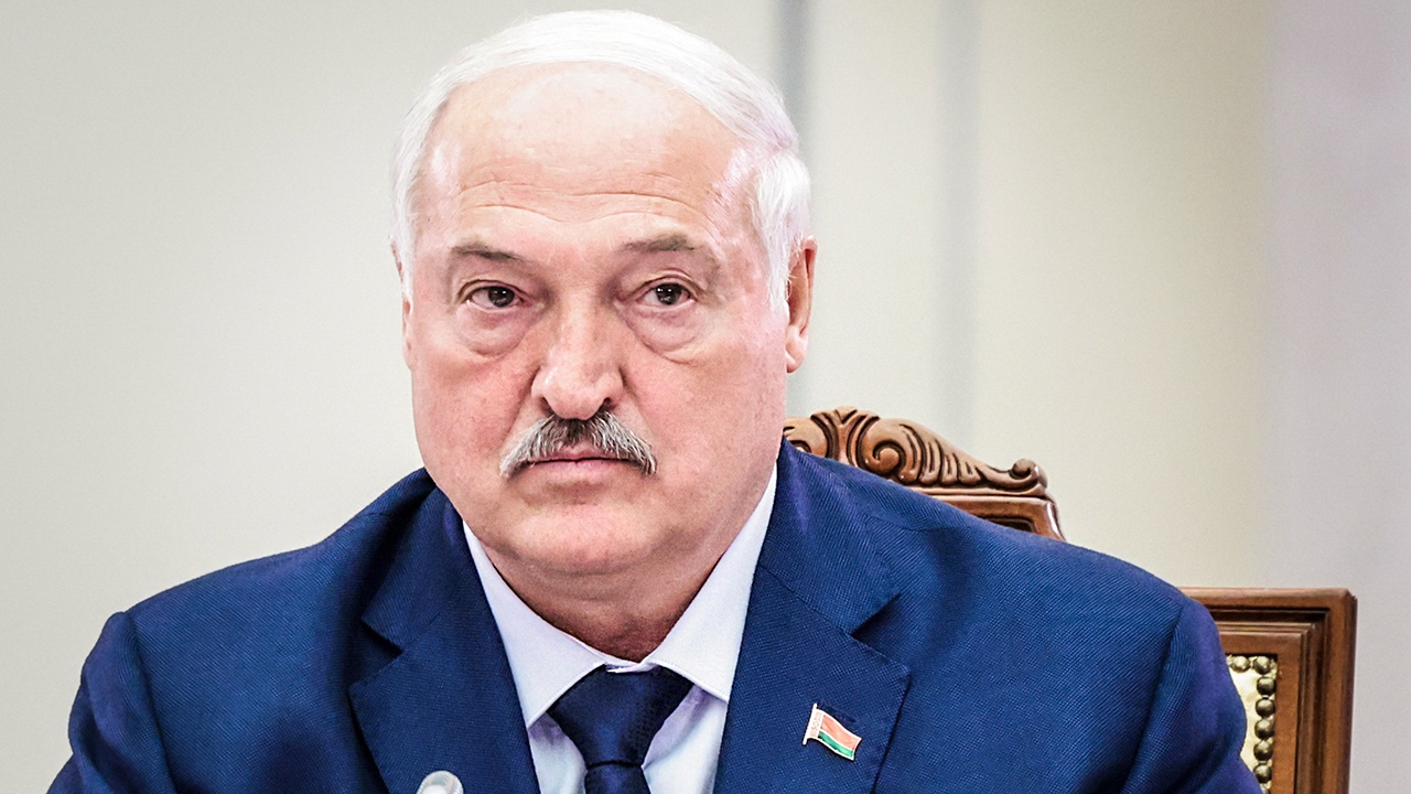 Лукашенко: украинцы расплачиваются за выбор Зеленского 