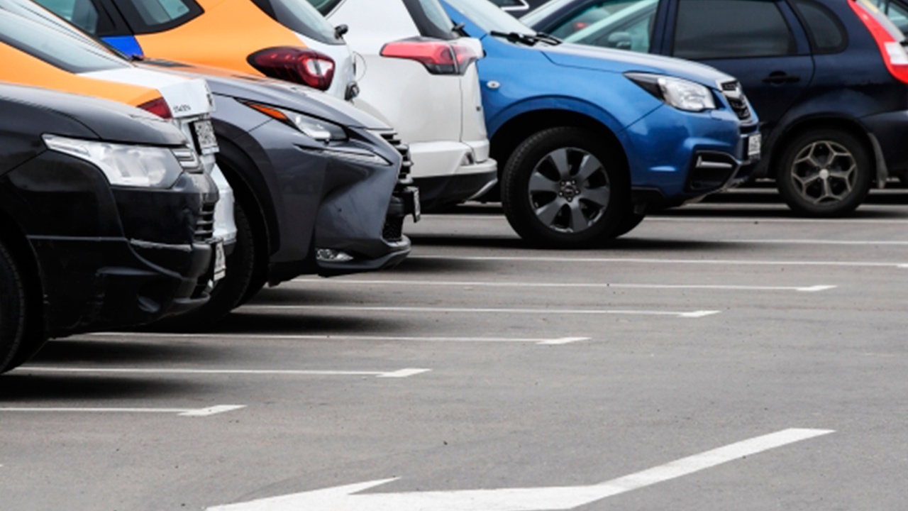 Мошенники придумали новую схему обмана при помощи штрафов за парковку 