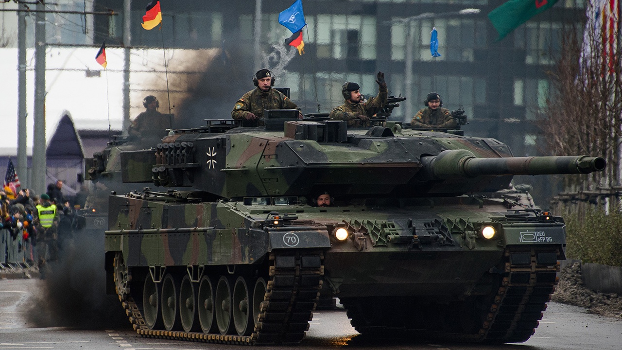 BZ: милитаризация Европы идет из-за проблем в экономике