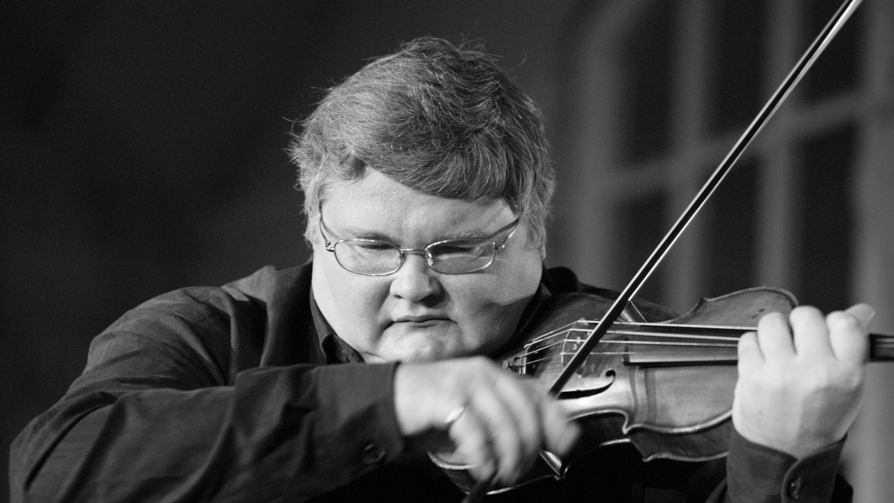 На экстренно севшем в Румынии борту умер скрипач Сергей Стадлер