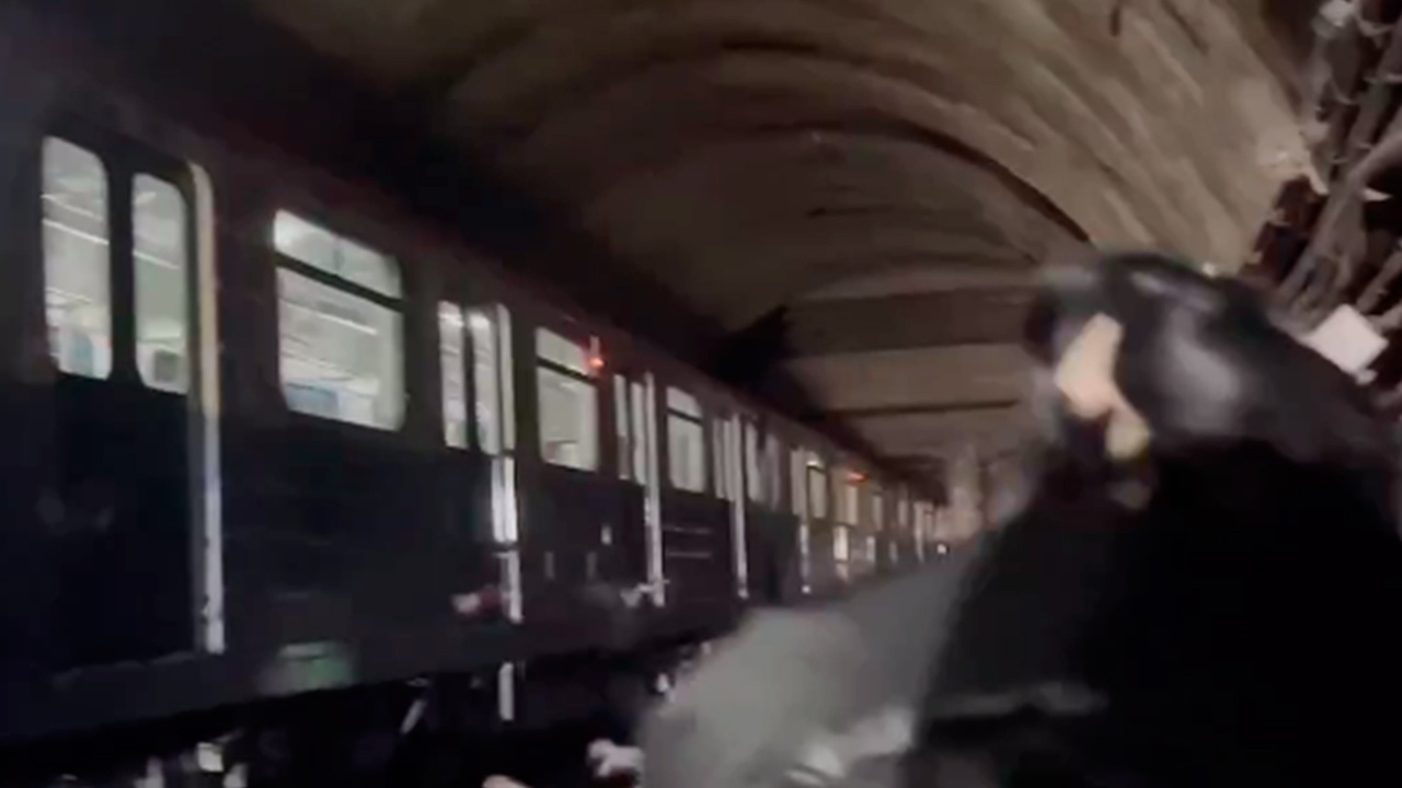 Стала известна причина остановки движения поездов на Сокольнической линии 