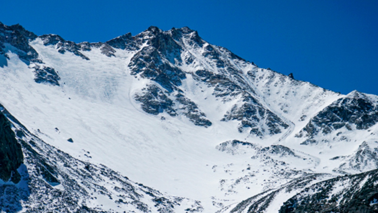 Отряд спасателей выехал для эвакуации замерзших насмерть туристов в Бурятии