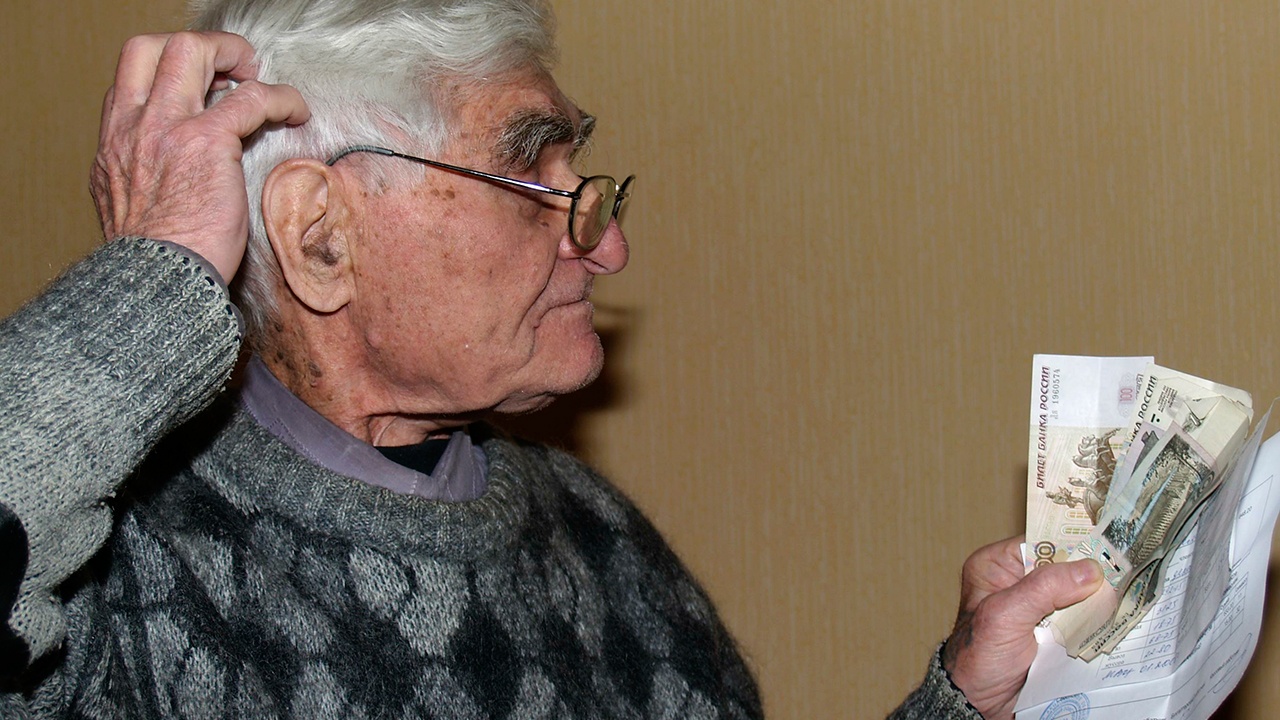 В Москве мошенники обманули пожилую пару на 298 млн рублей