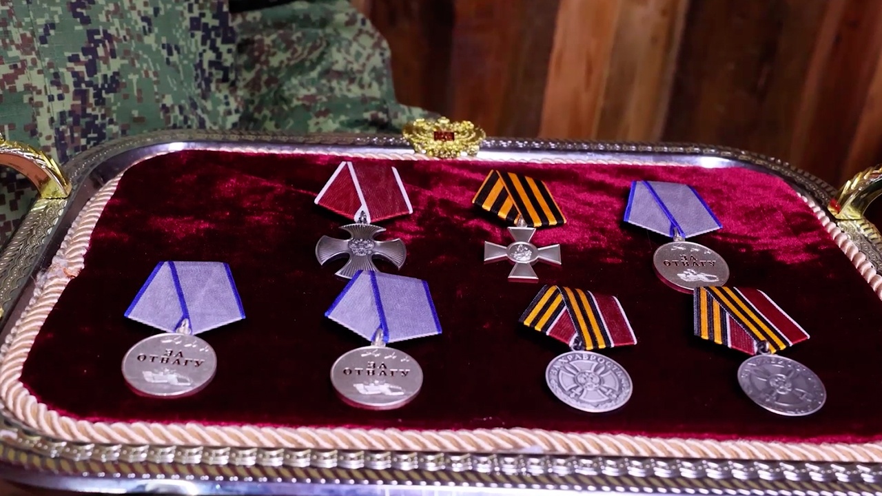 Герасимов наградил отличившихся военнослужащих группировки войск «Юг»