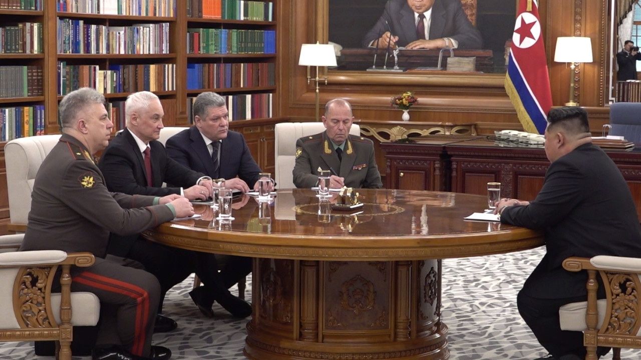 Белоусов провел переговоры с Ким Чен Ыном