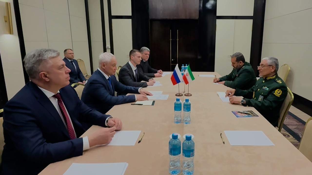 Белоусов провел переговоры с заместителем министра обороны Ирана