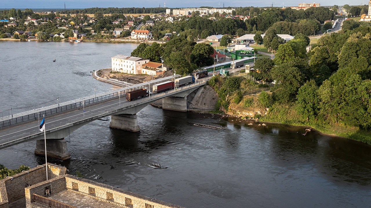 ERR: катер эстонской полиции из-за поломки оказался в российских водах
