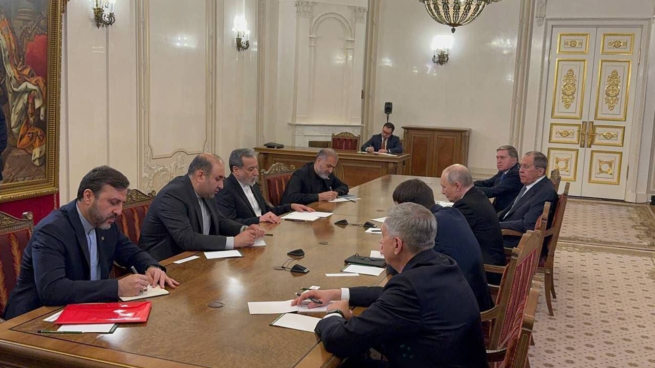 Путин встретился с главой МИД Ирана