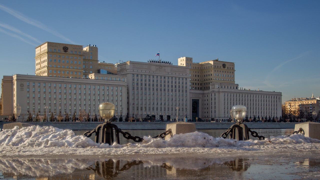 За прошедшую ночь силы ПВО сбили 98 дронов над регионами России