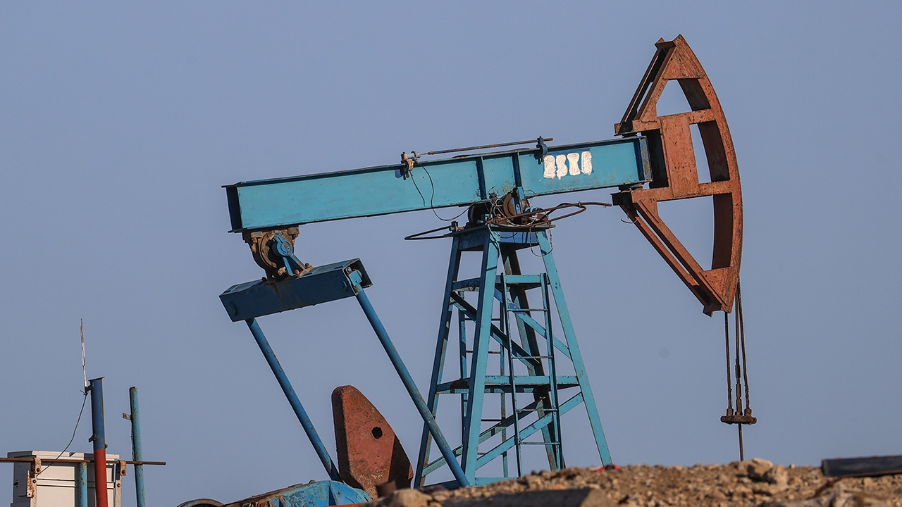 Цена нефти Brent превысила $120 впервые с 2022 года