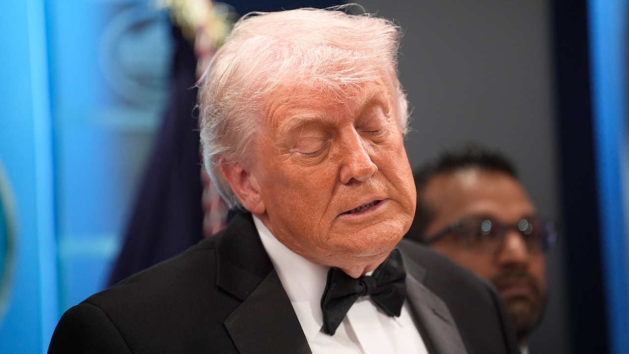 Time: демократы хотят подать в суд на Трампа из-за операции в Иране