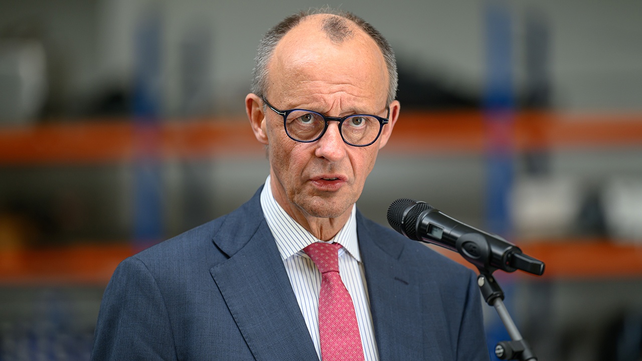 Дмитриев предупредил Мерца о «черной метке» Трампа