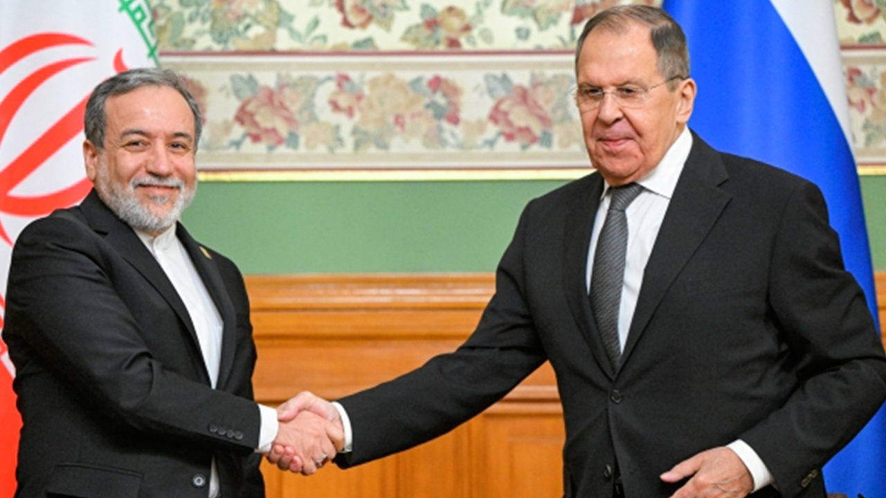 Лавров обсудил с Аракчи пропуск российских судов через Ормузский пролив