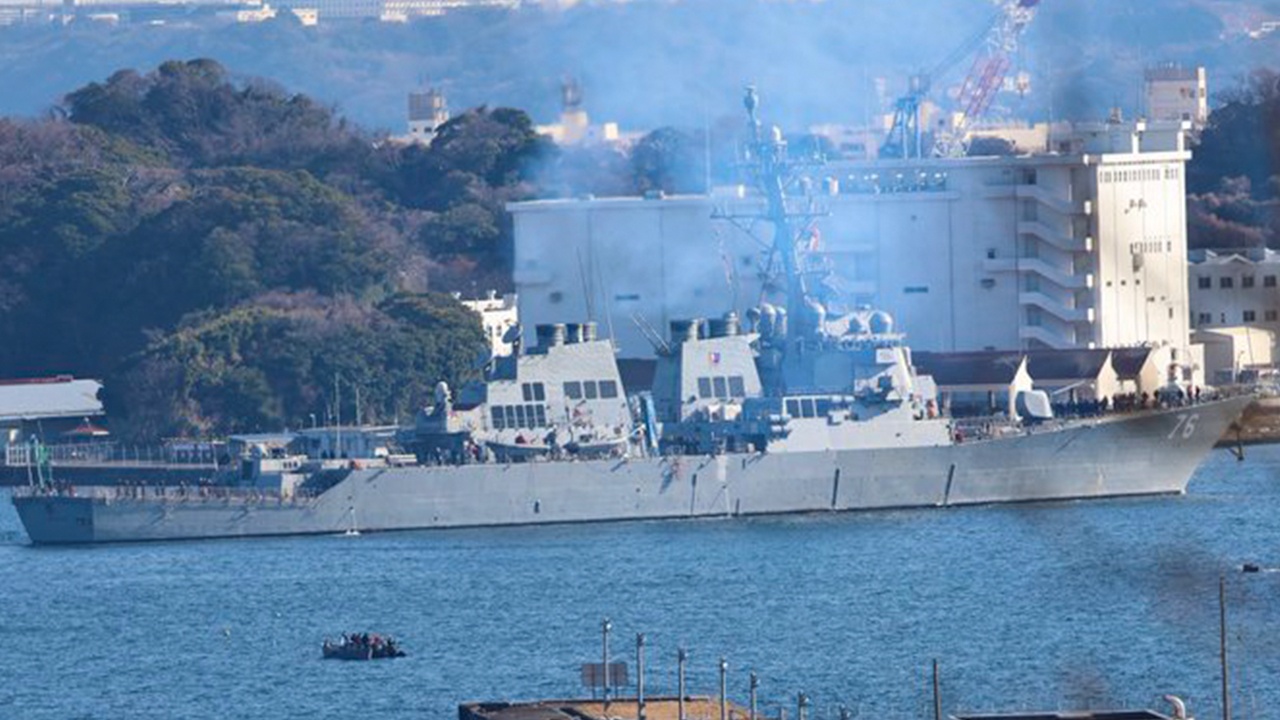 На американском эсминце USS Higgins случился серьезный пожар