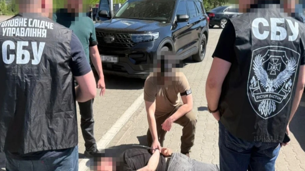 Мендель: чиновники на Украине зарабатывают на мобилизации