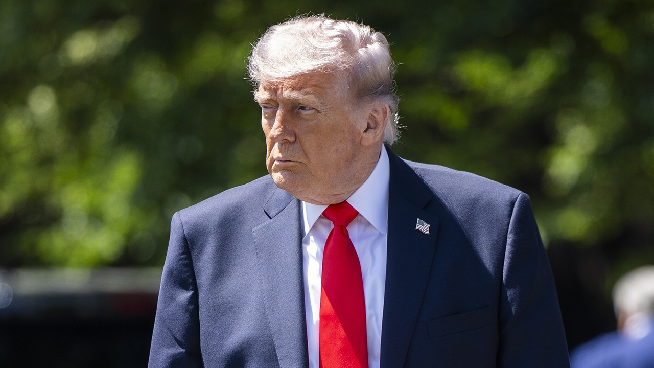 Трамп прокомментировал новое снятие санкций с российской нефти