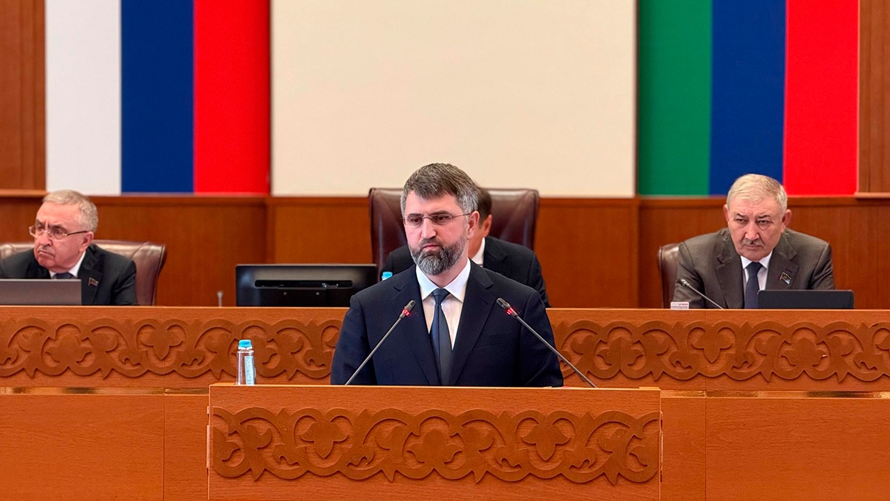 Парламент Дагестана утвердил Рамазанова на посту главы правительства