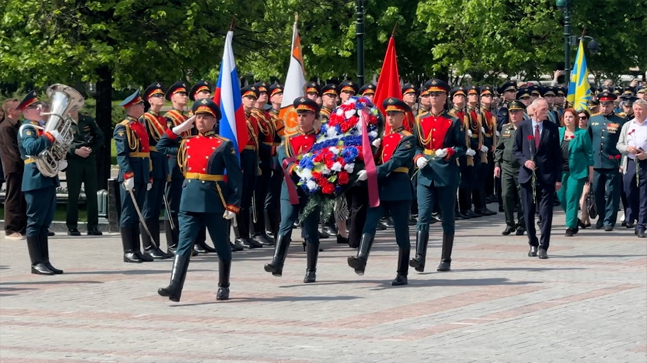В Александровском саду прошла церемония увольнения в запас 