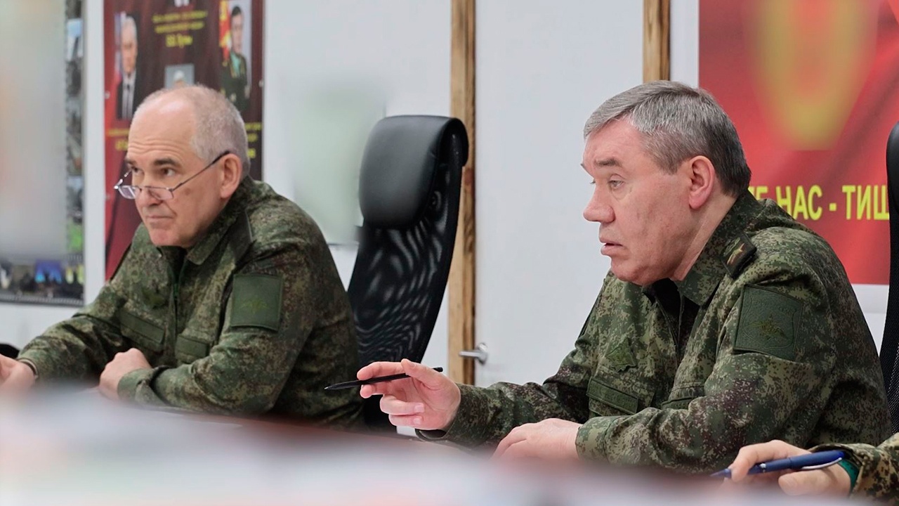 Герасимов посетил командный пункт объединения группировки войск «Запад»
