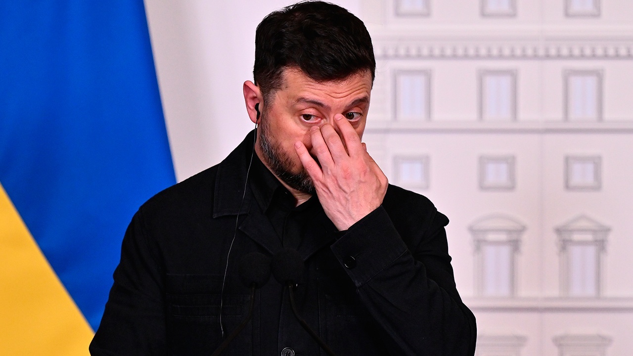BZ: кредит для Украины оказался под угрозой из-за коррупционного скандала
