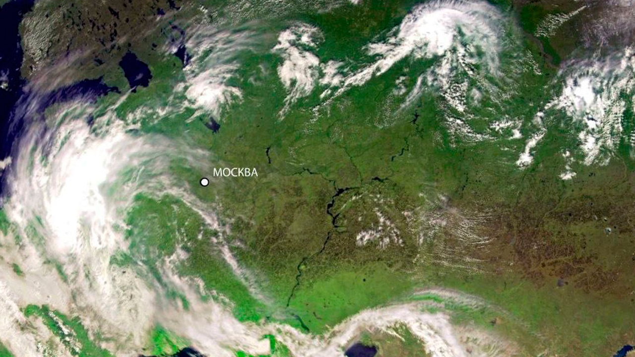 Разгар знойной погоды в столице показали с орбиты