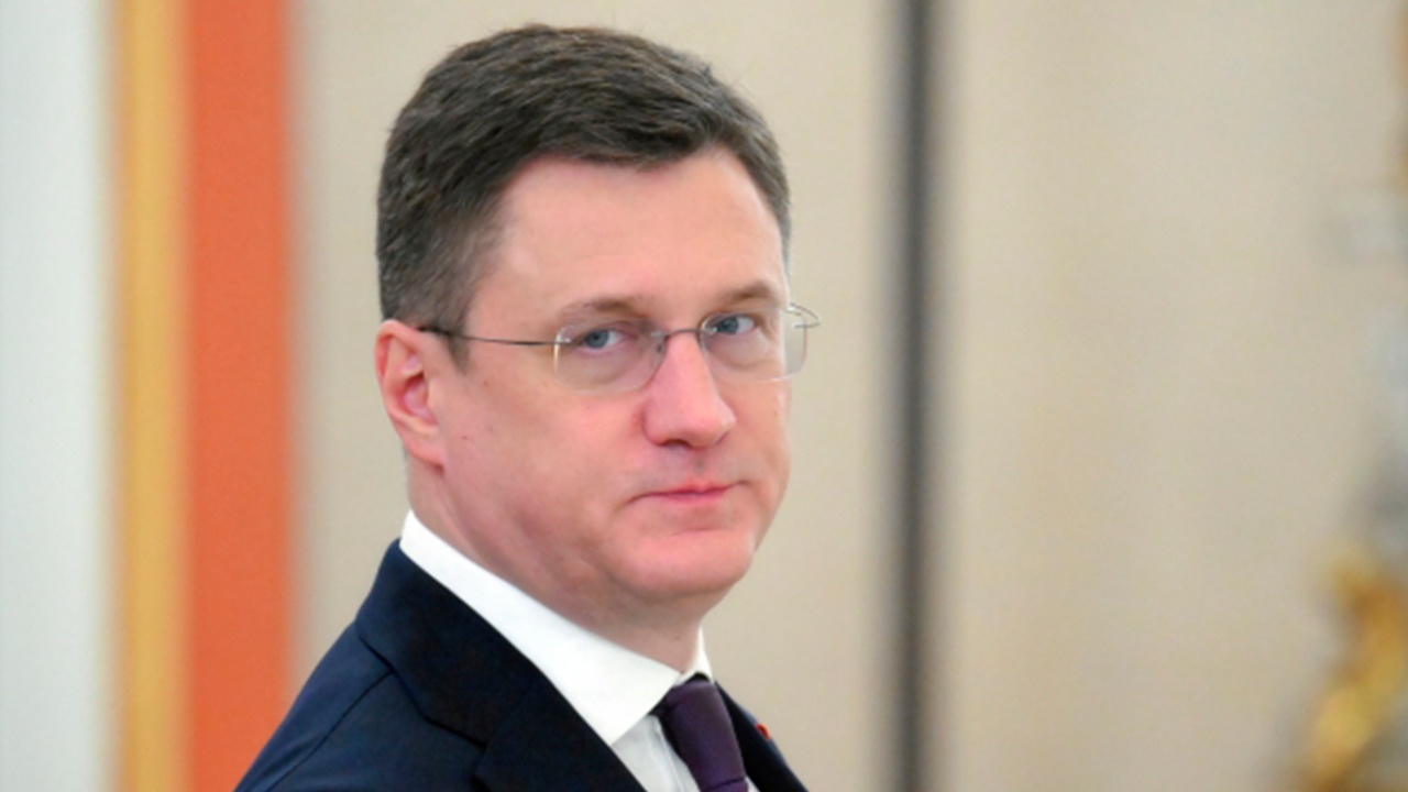 Новак заявил о потребности заменить в РФ 11 млн сотрудников за пять лет