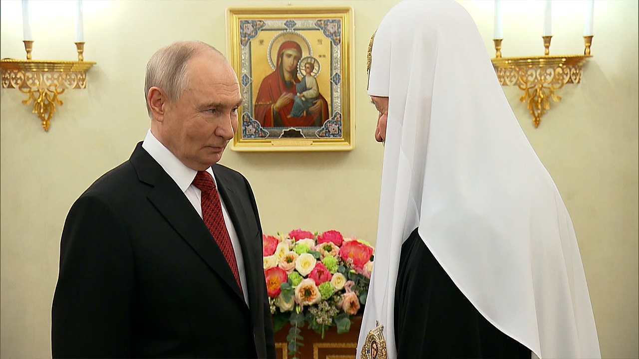 Путин поздравил патриарха Кирилла с Днем тезоименитства