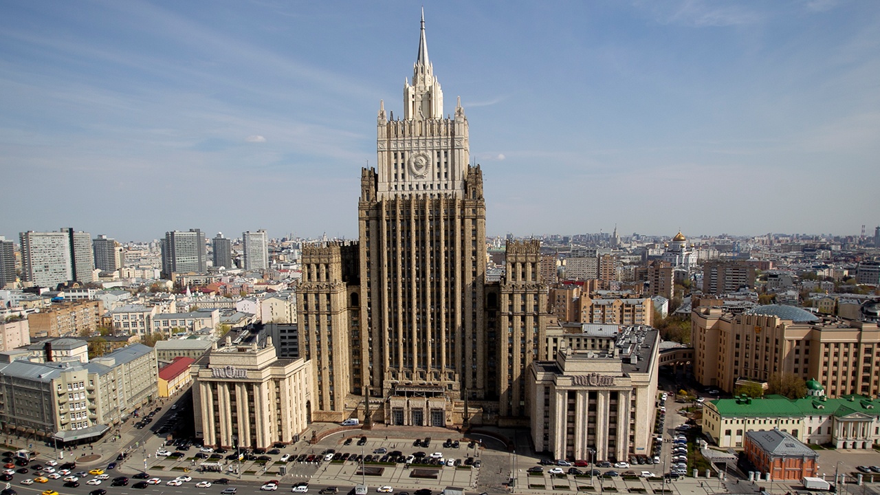 МИД РФ рекомендовал иностранцам как можно скорее покинуть Киев