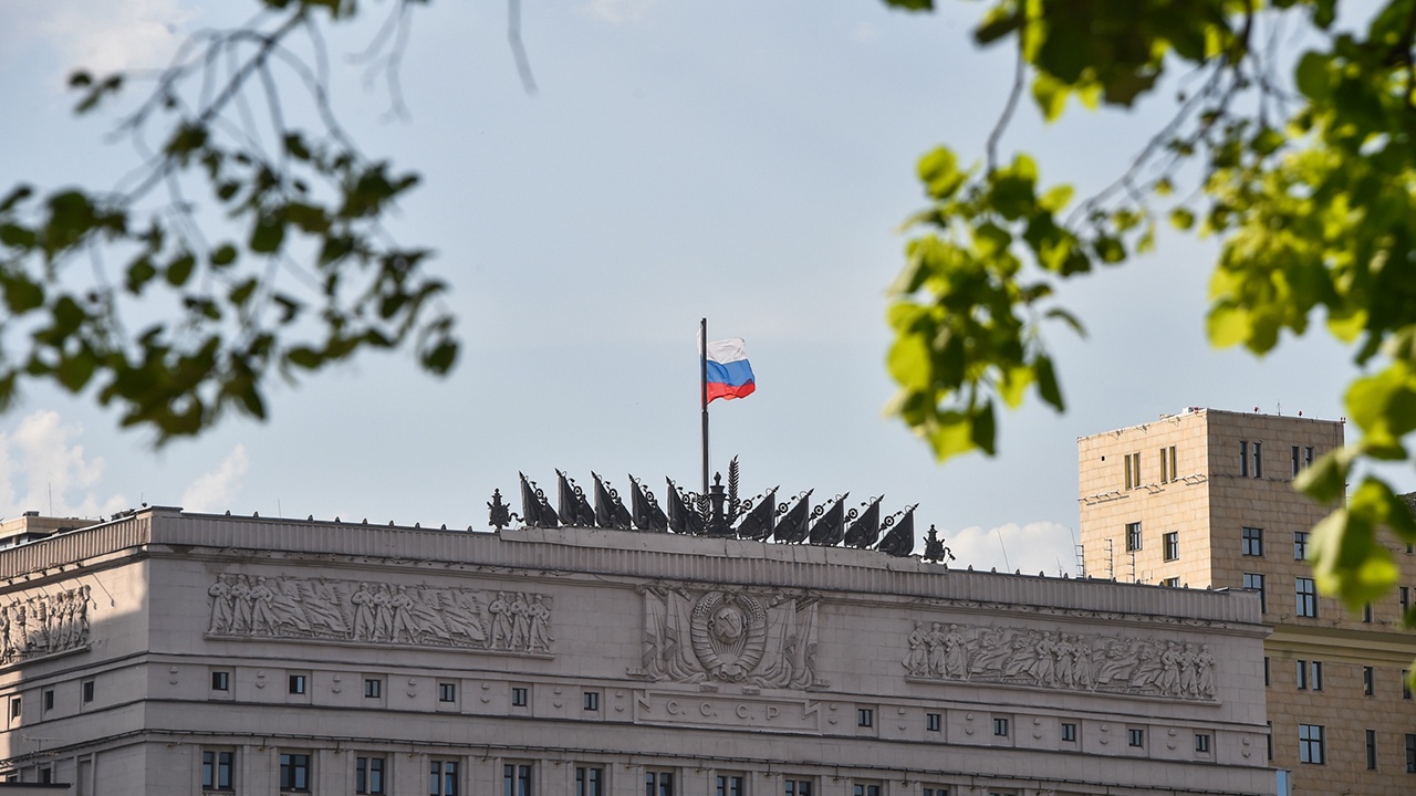 В небе над российскими регионами сбили 140 дронов за ночь