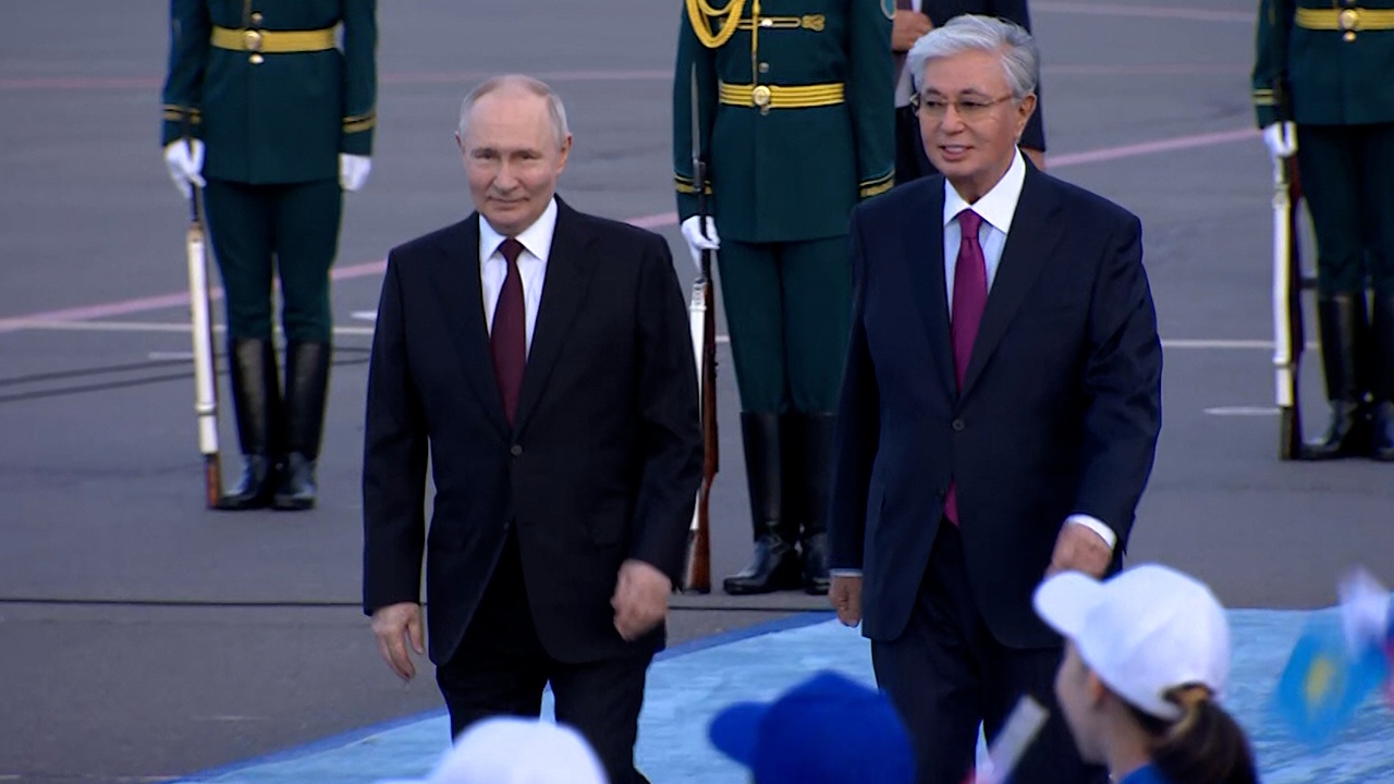Путин прибыл с государственным визитом в Казахстан
