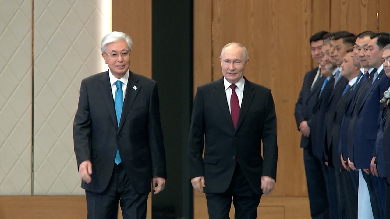 Церемония официальной встречи Путина началась в Астане