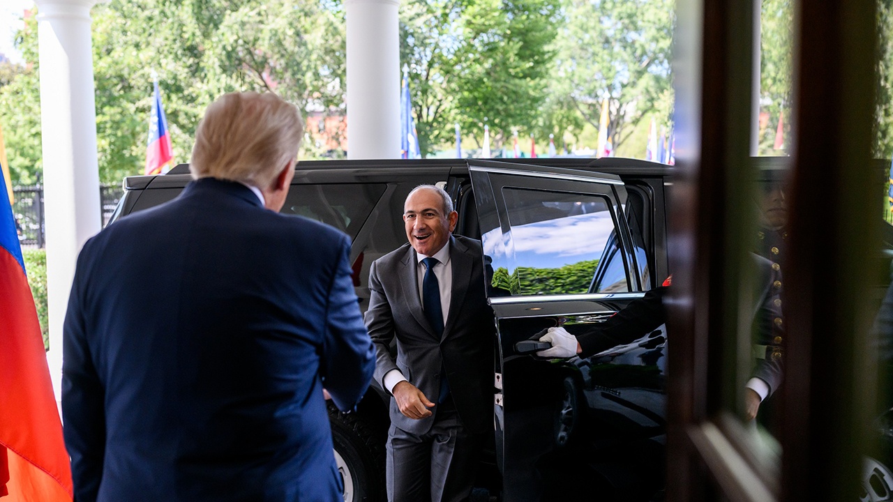 Трамп заявил о поддержке Пашиняна на выборах в Армении