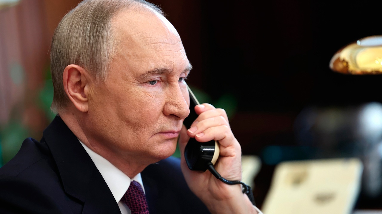 Путин провел телефонный разговор с Пашиняном