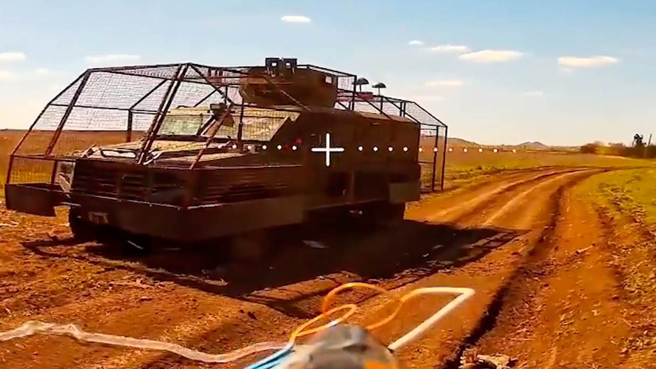 Дроноводы сожгли бронемашины Humvee и «Козак» на Добропольском направлении