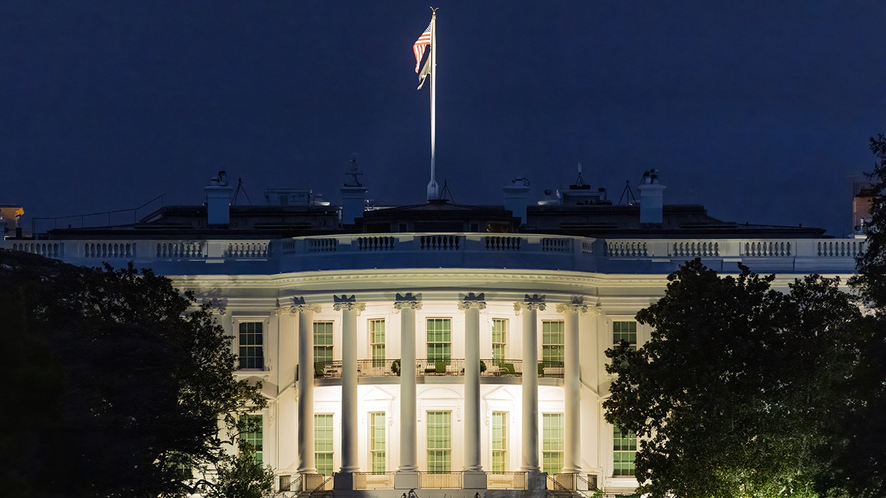Трамп намерен сократить штат Национальной разведки