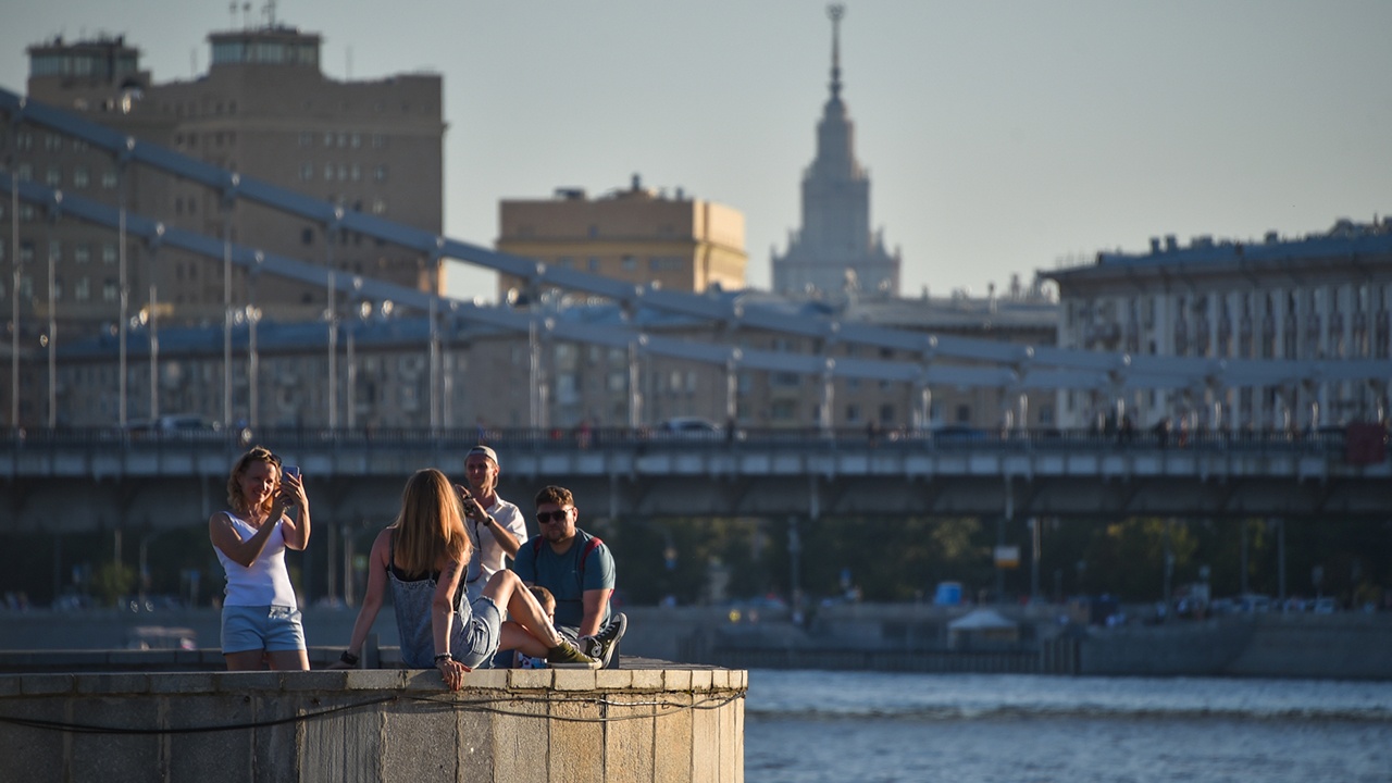 Температура воды в Москве-реке достигла значений южных курортов