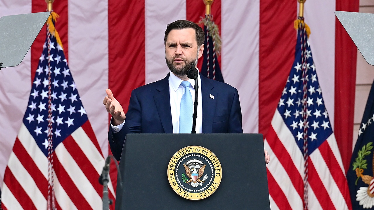 Вэнс заявил, что США заключат сделку с Ираном независимо от Израиля