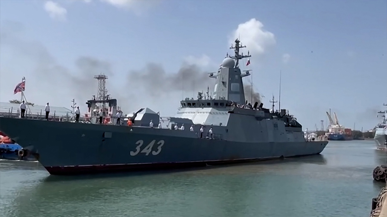 Корветы «Резкий» и «Совершенный» зашли в индийский порт Мумбаи
