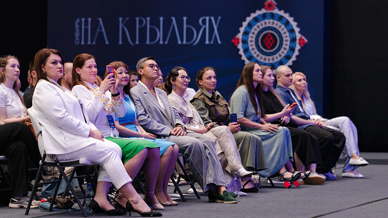 В Красноярске наградили финалистов конкурса дизайна адаптивной одежды «На крыльях»