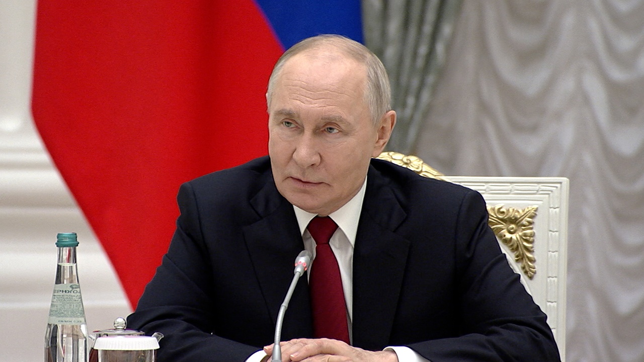 Путин в Кремле встретился с участниками СВО